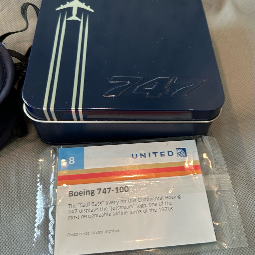 3 Travel Kits UNITED AIRLINES 747 JET BLUE HOPPER and DELTA TUMI
